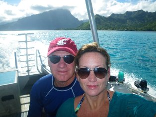 These two are experienced divers and know the Tahitian islands
