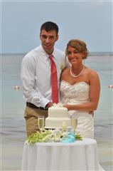 Tahnee Glaser and Luke Siewert got married at Sandals Royal Caribbean